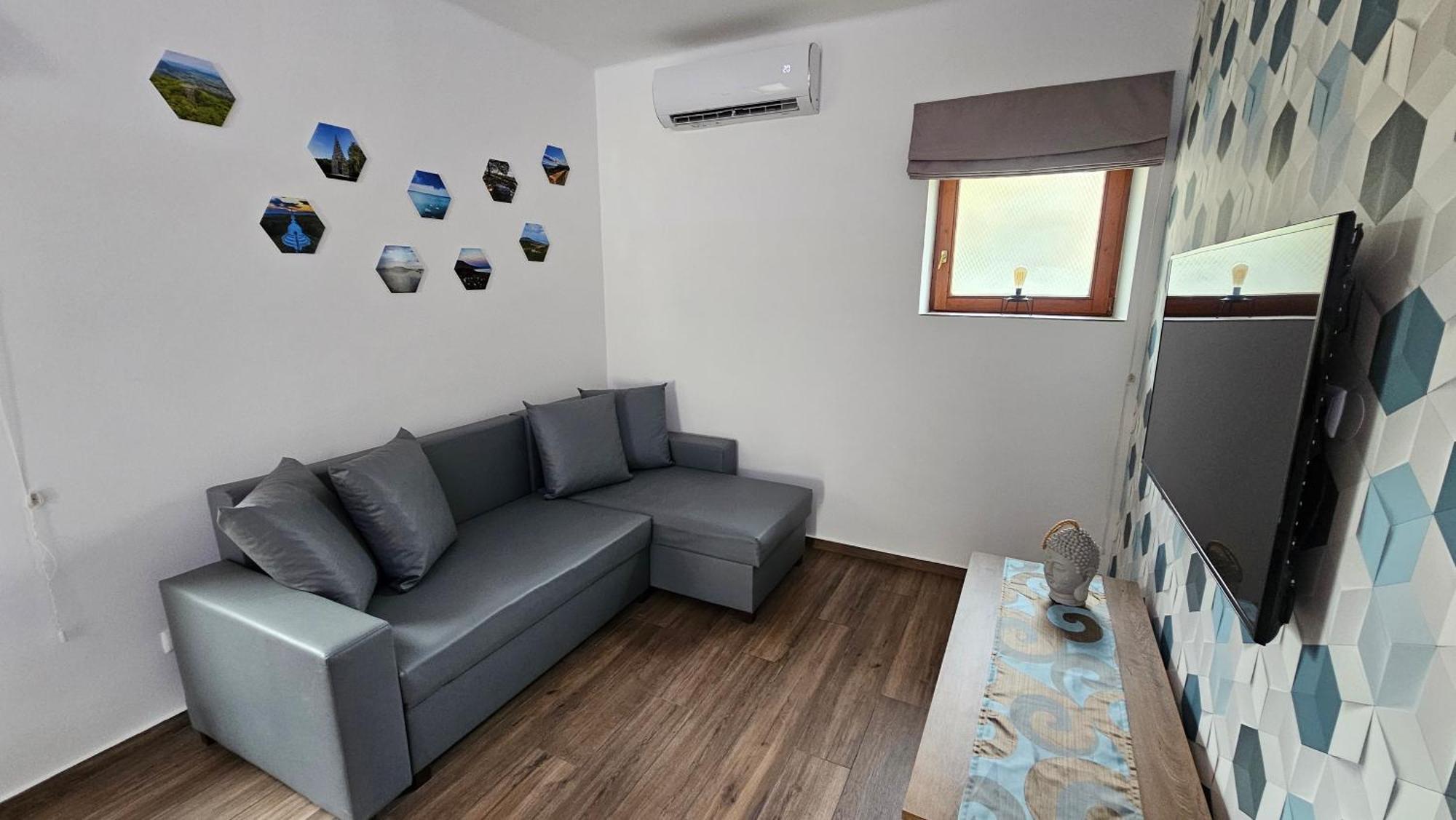Menta Holiday Home バダチョニトマイ エクステリア 写真