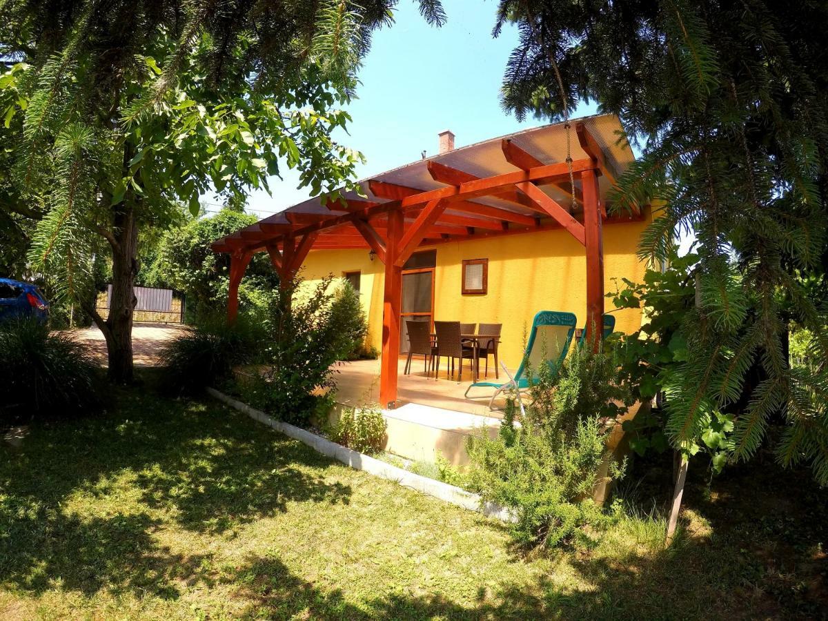 Menta Holiday Home バダチョニトマイ エクステリア 写真